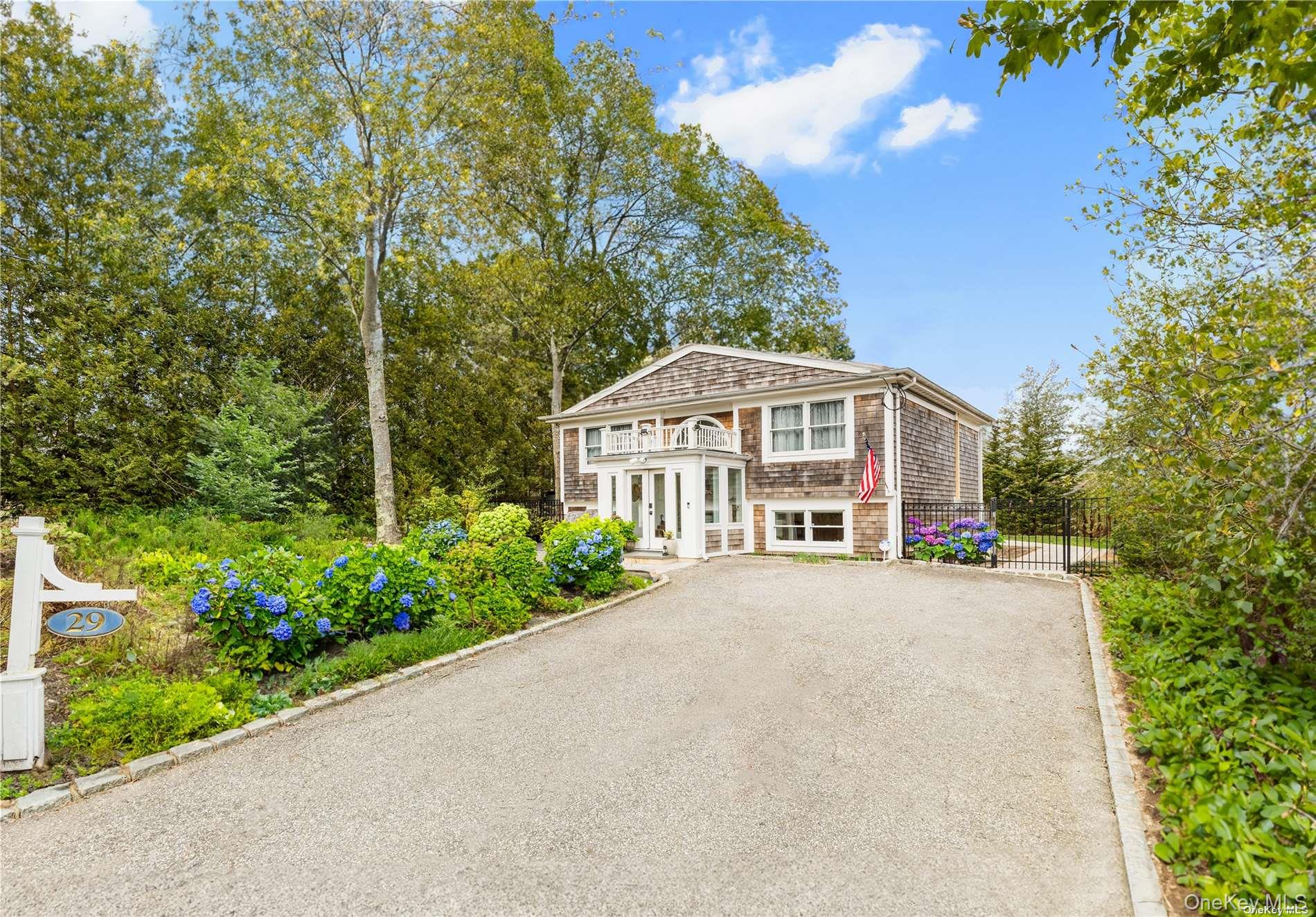 29 Missapoque Avenue