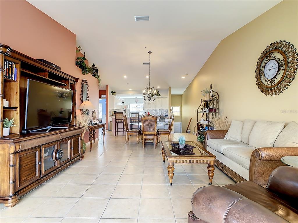 7060 STRAND CIRCLE Unit: 7060