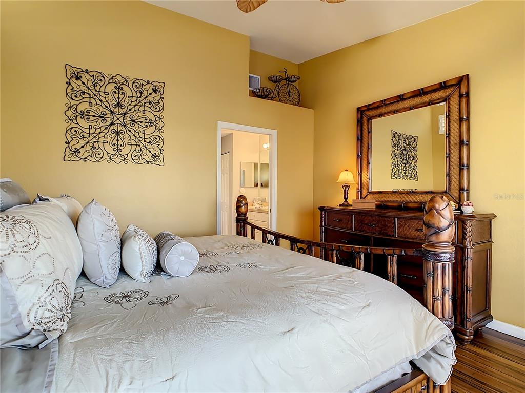 7060 STRAND CIRCLE Unit: 7060