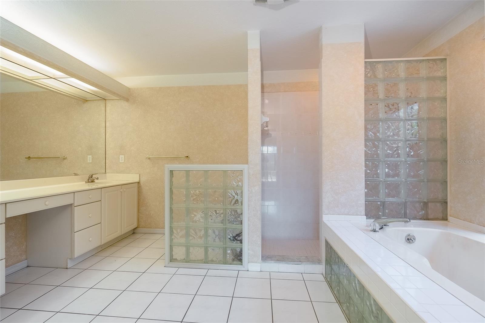 5706 BENT OAK DRIVE
