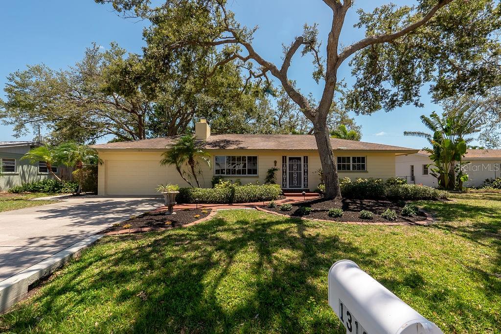 1319 MANGO AVENUE