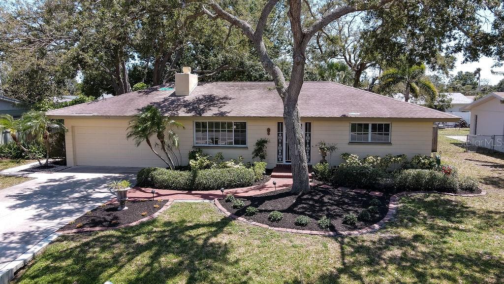 1319 MANGO AVENUE