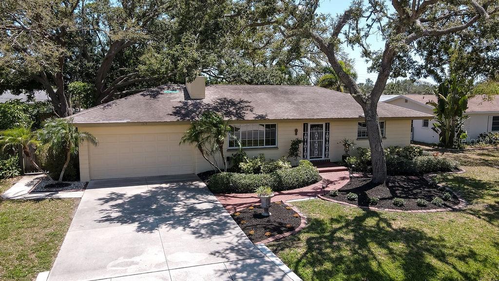 1319 MANGO AVENUE