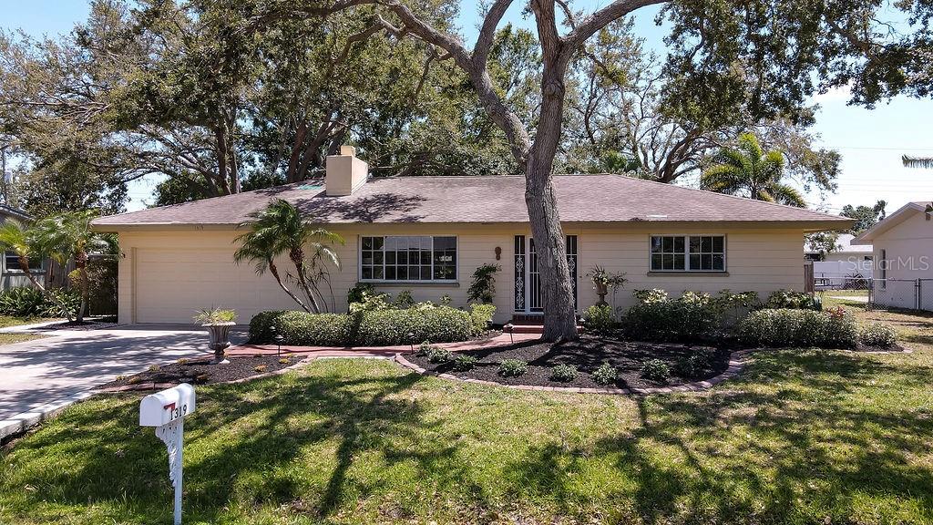 1319 MANGO AVENUE
