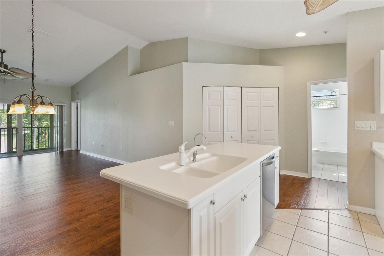 6315 BAY CEDAR LN #202