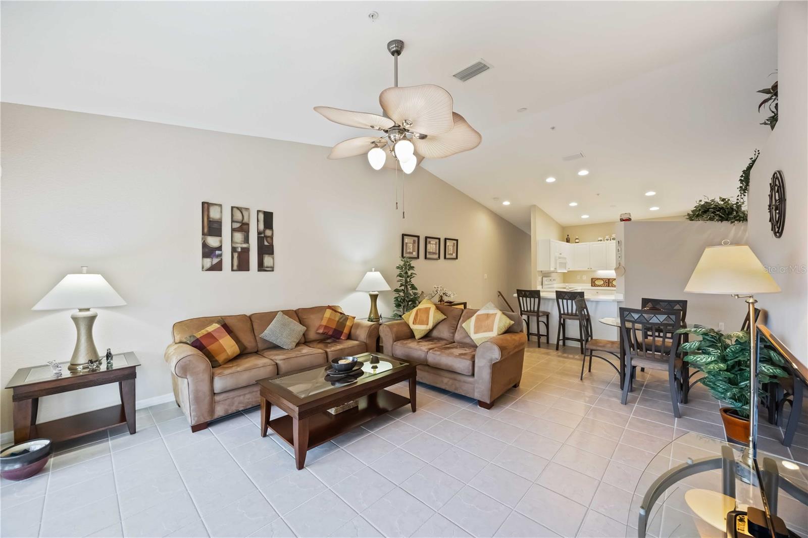6424 BAY CEDAR LN #201