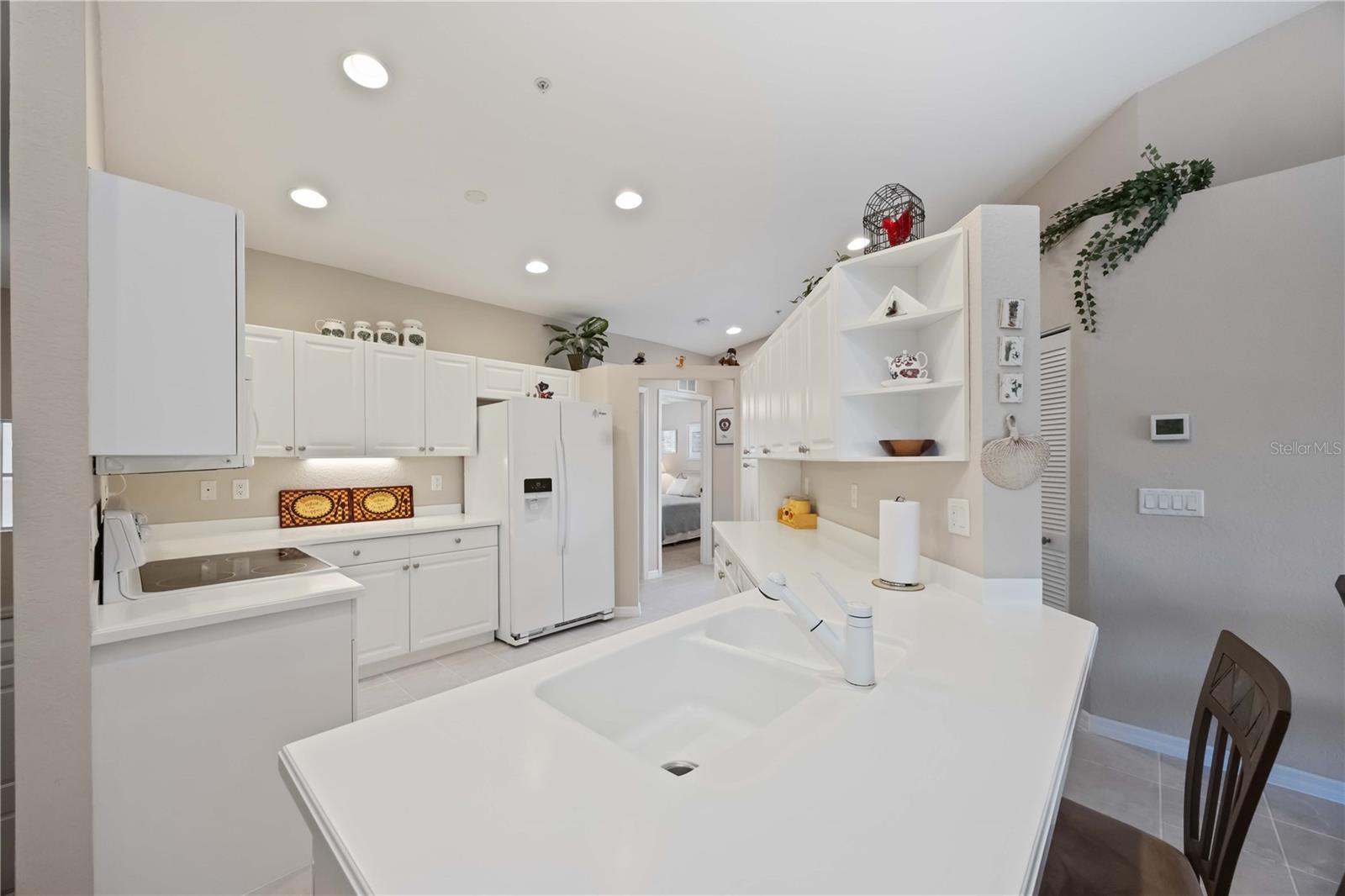 6424 BAY CEDAR LN #201