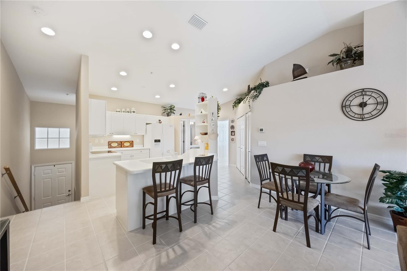 6424 BAY CEDAR LN #201