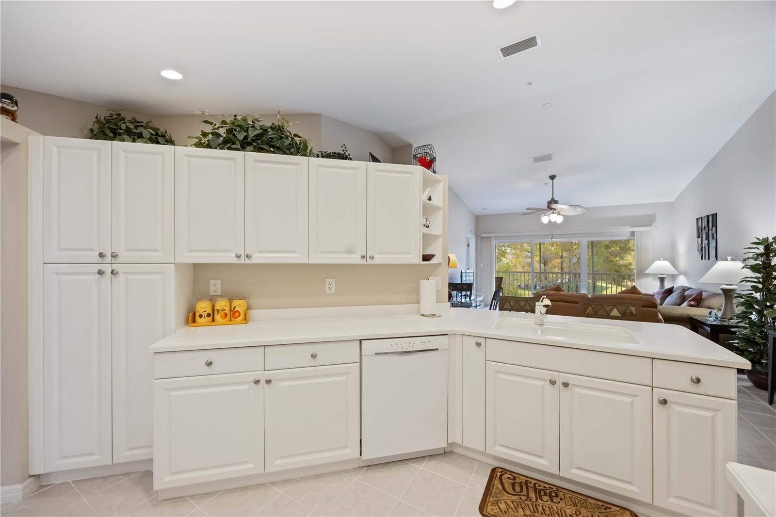 6424 BAY CEDAR LN #201