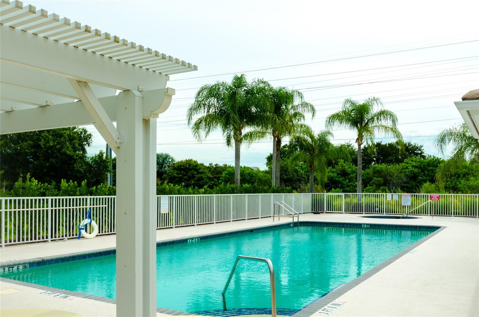 6424 BAY CEDAR LN #201