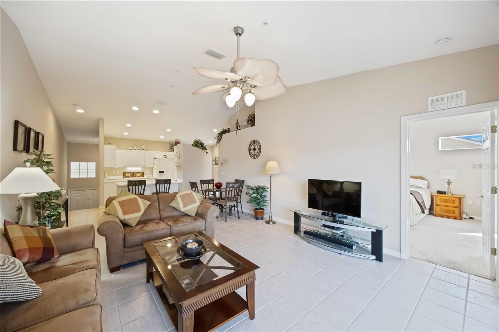 6424 BAY CEDAR LN #201