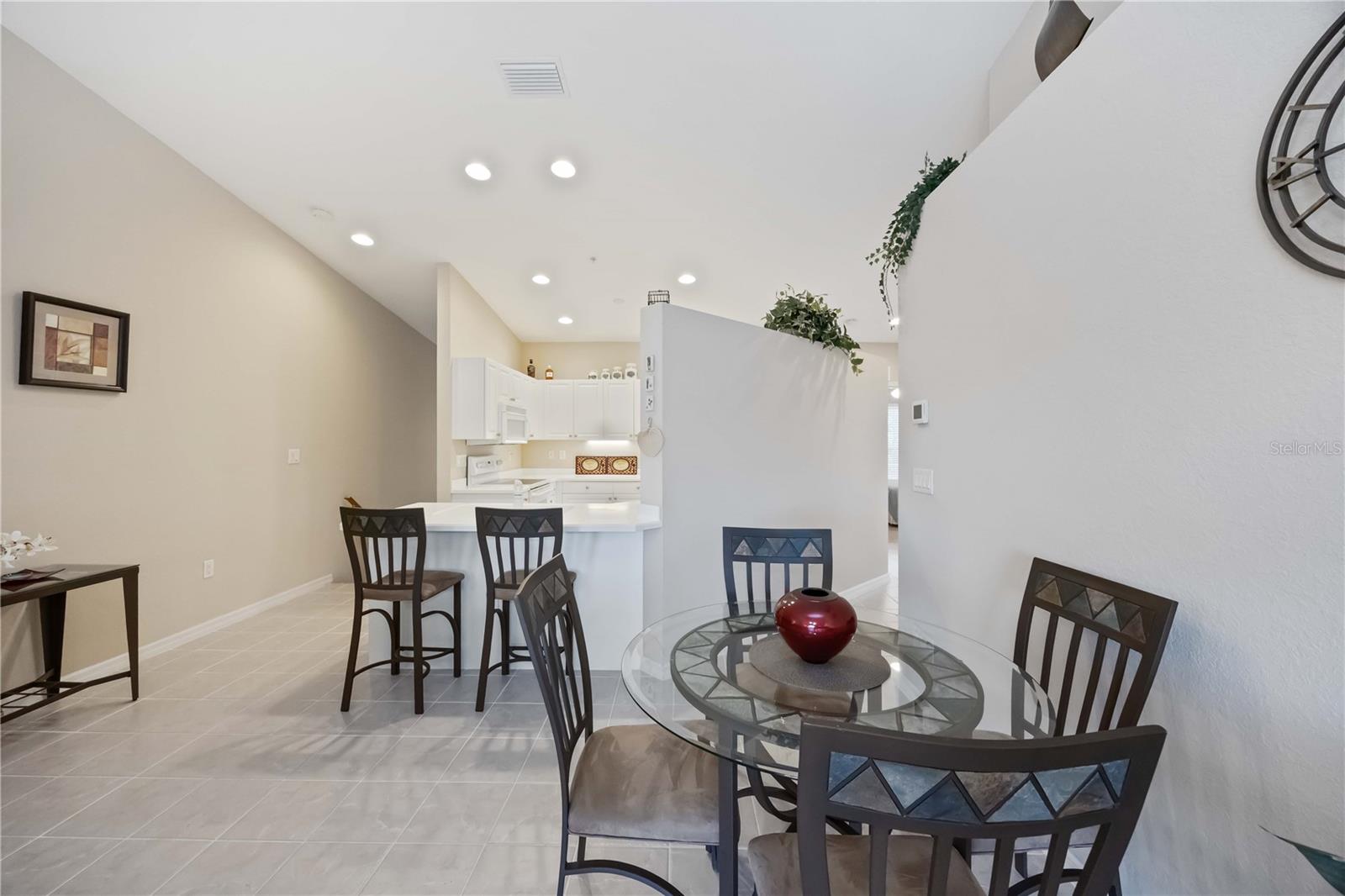 6424 BAY CEDAR LN #201