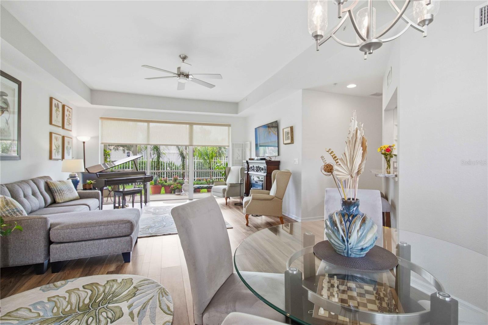 7325 FOUNTAIN PALM CIR #7325