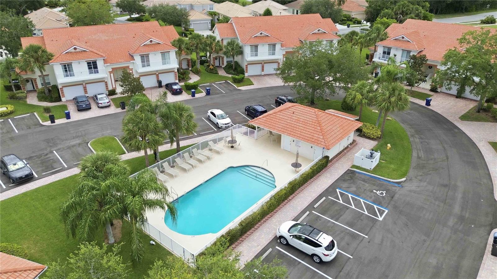 7325 FOUNTAIN PALM CIR #7325