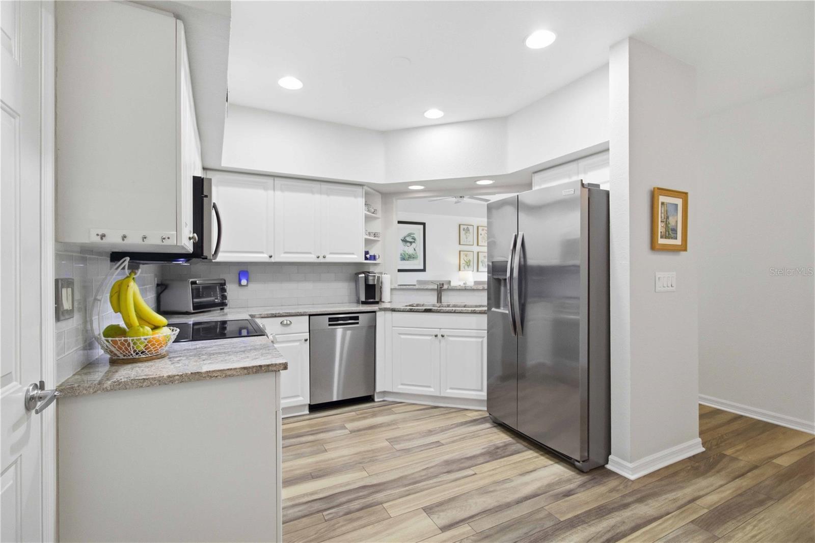 7325 FOUNTAIN PALM CIR #7325