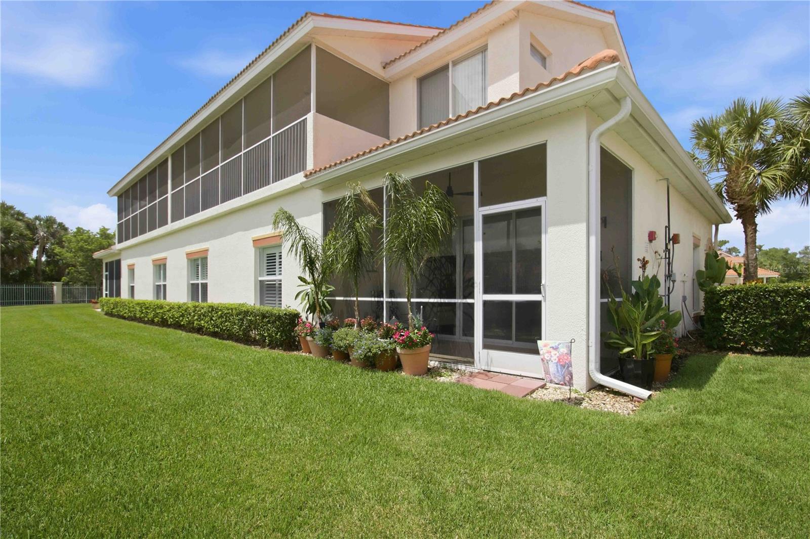 7325 FOUNTAIN PALM CIR #7325