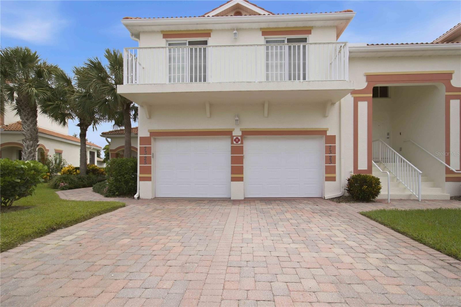 7325 FOUNTAIN PALM CIR #7325