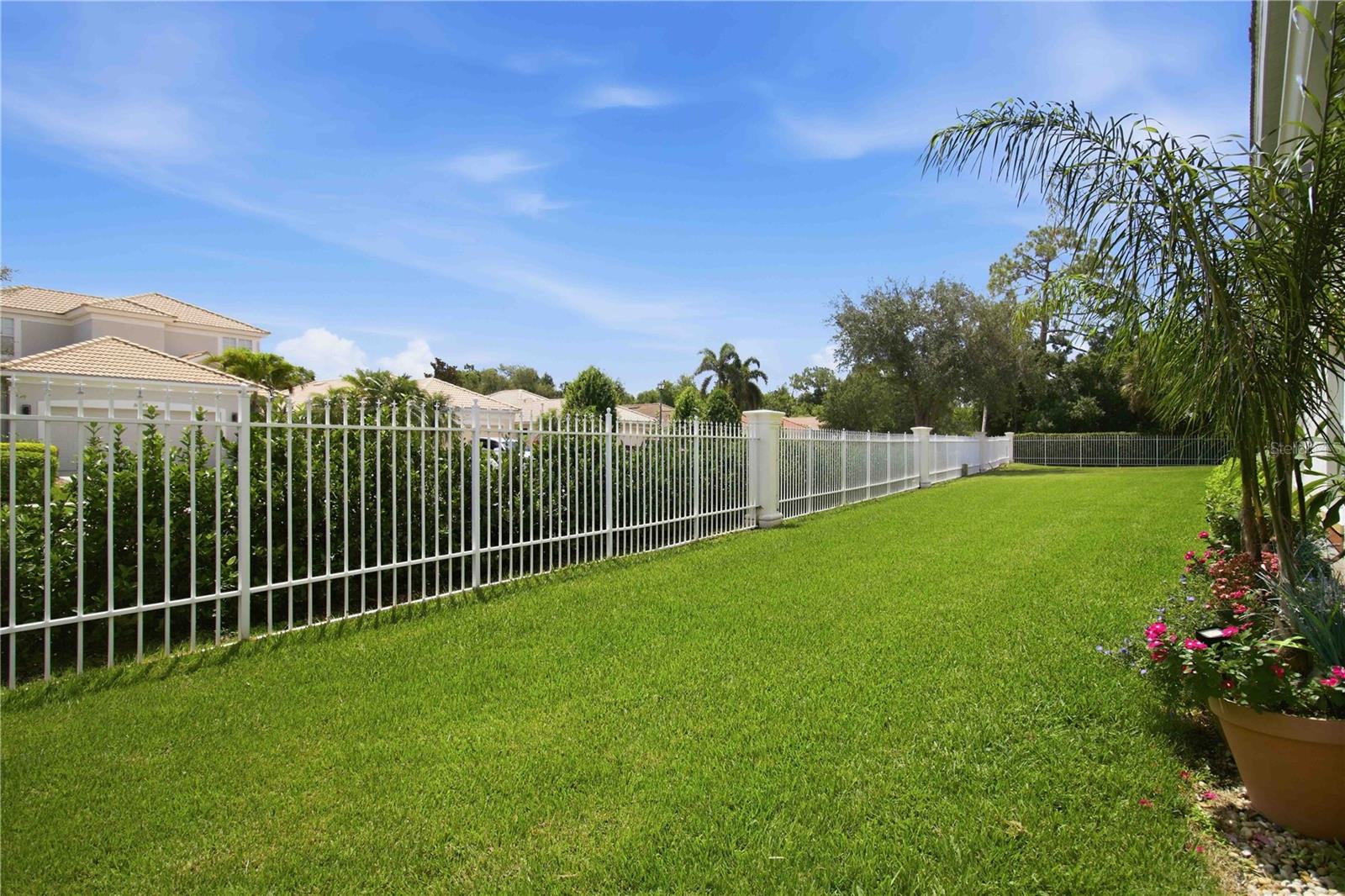 7325 FOUNTAIN PALM CIR #7325