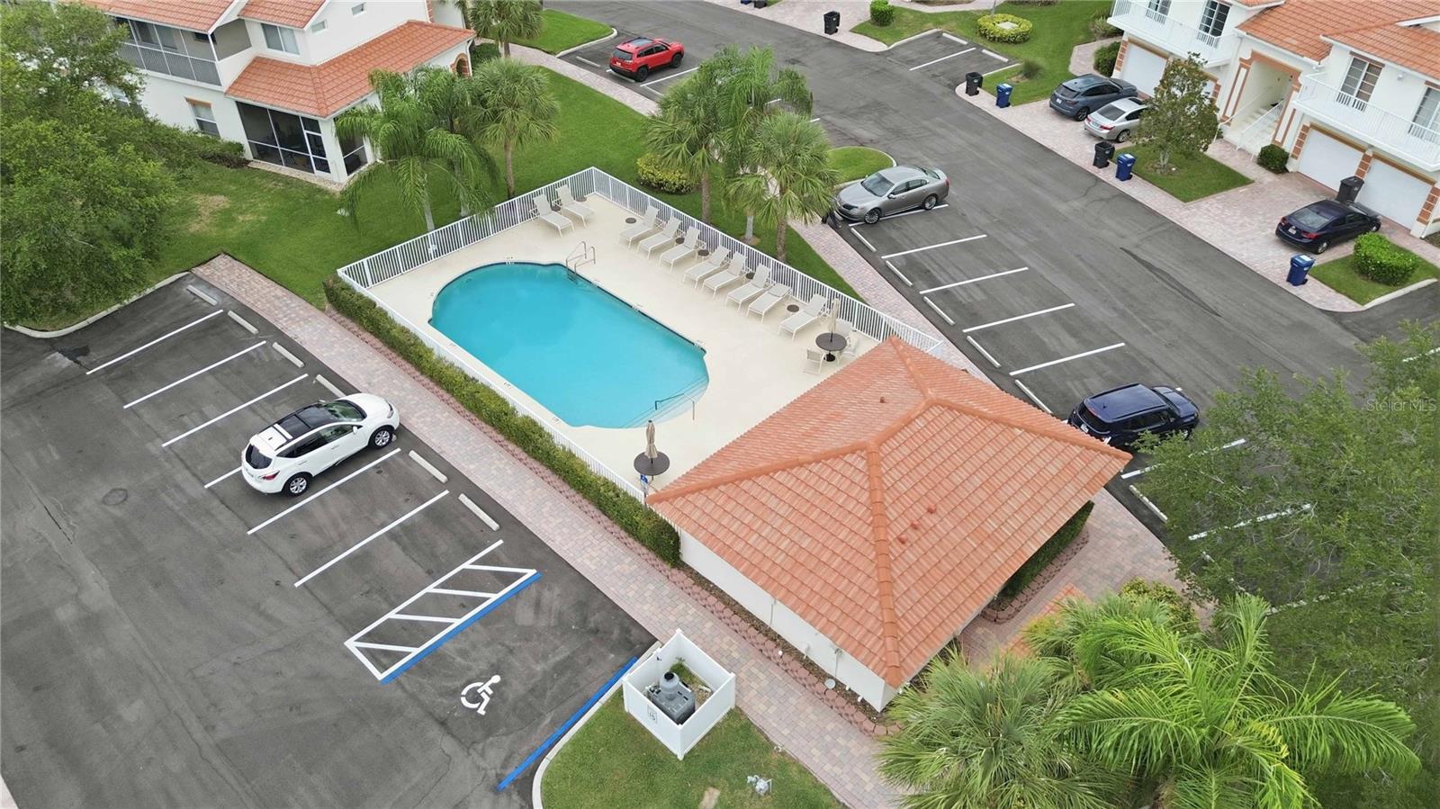 7325 FOUNTAIN PALM CIR #7325