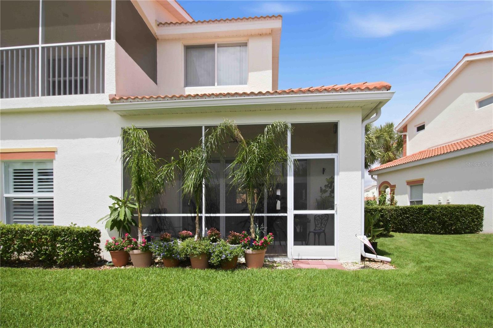 7325 FOUNTAIN PALM CIR #7325