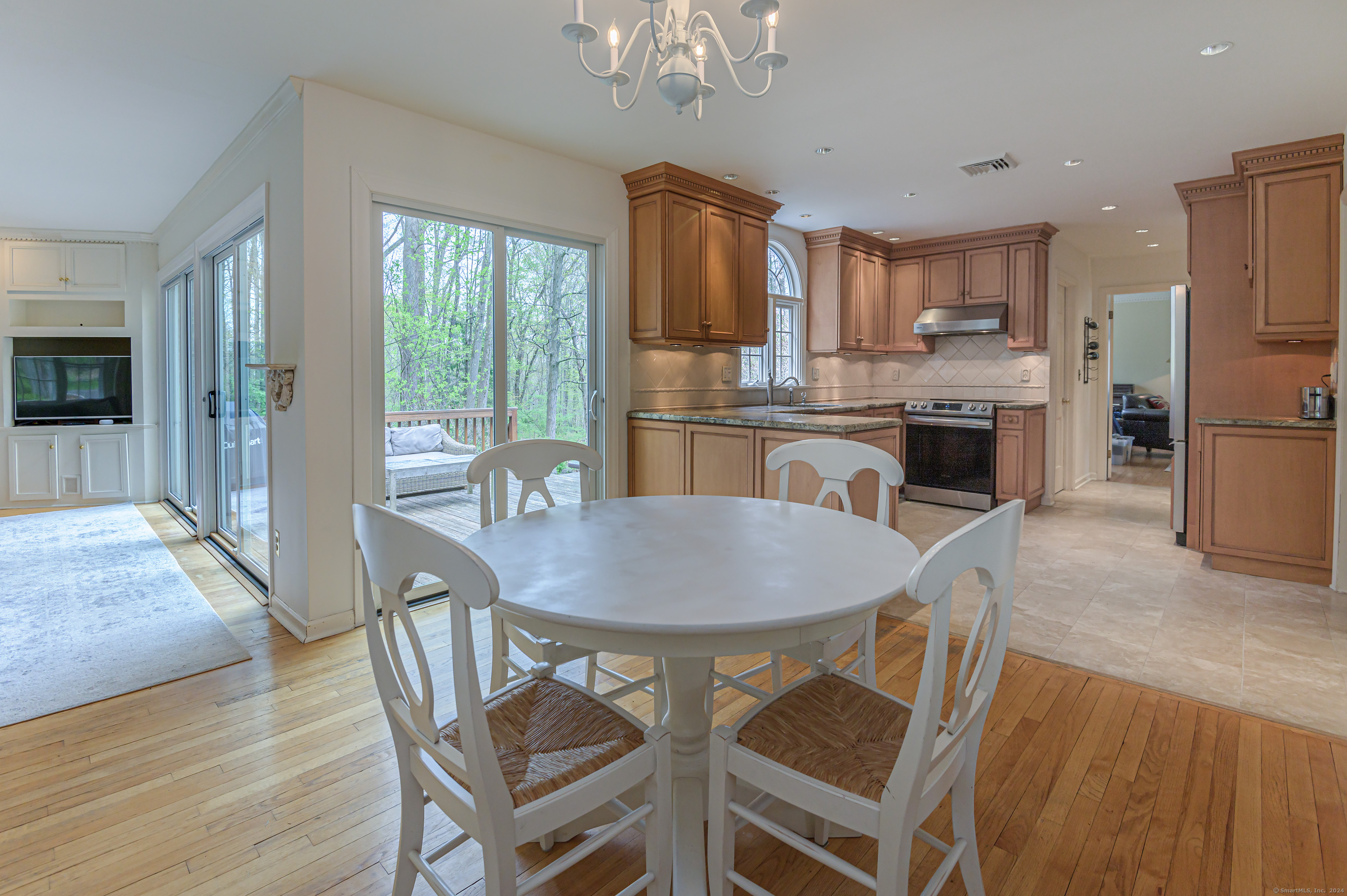 40 Scarlet Oak Drive