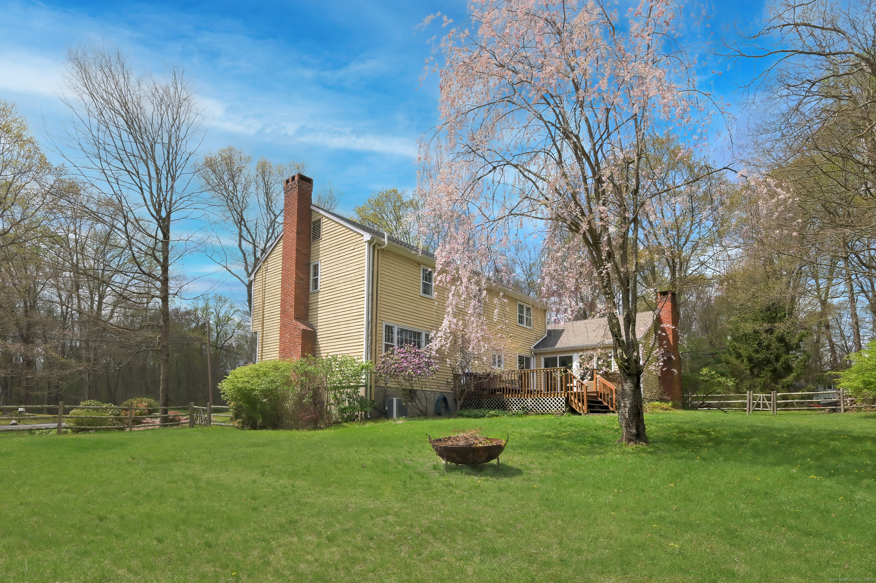 40 Scarlet Oak Drive