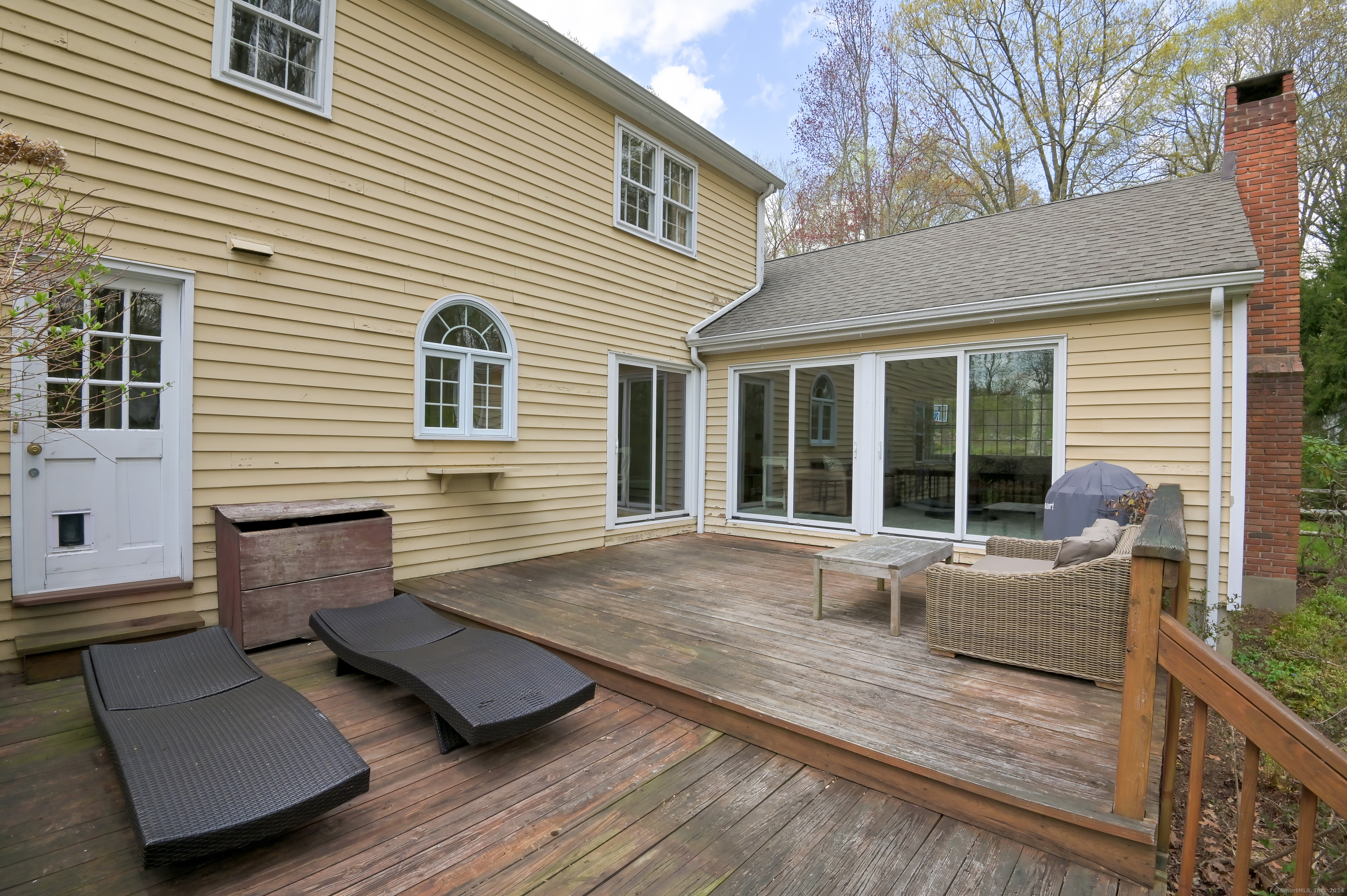 40 Scarlet Oak Drive
