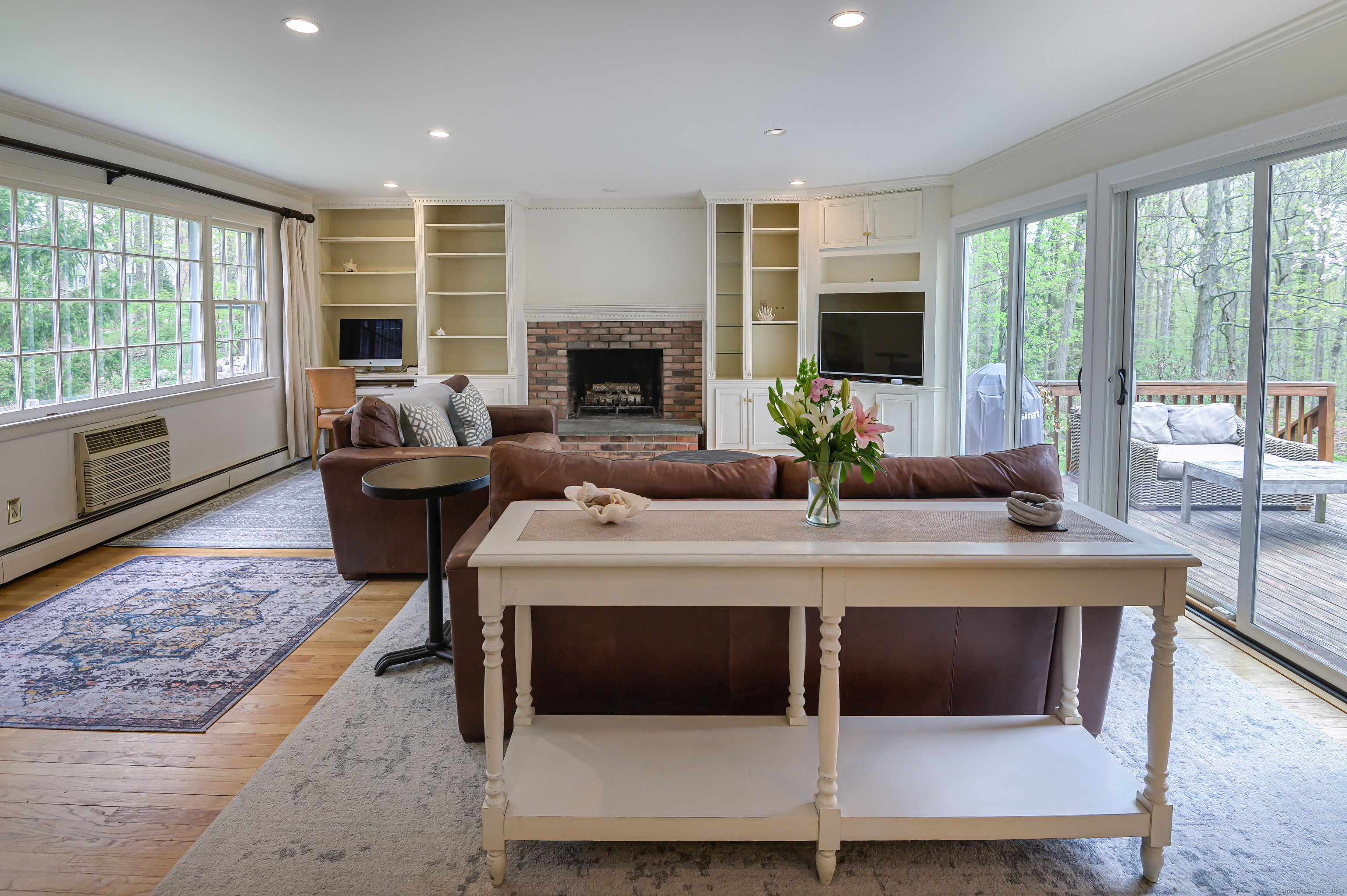 40 Scarlet Oak Drive