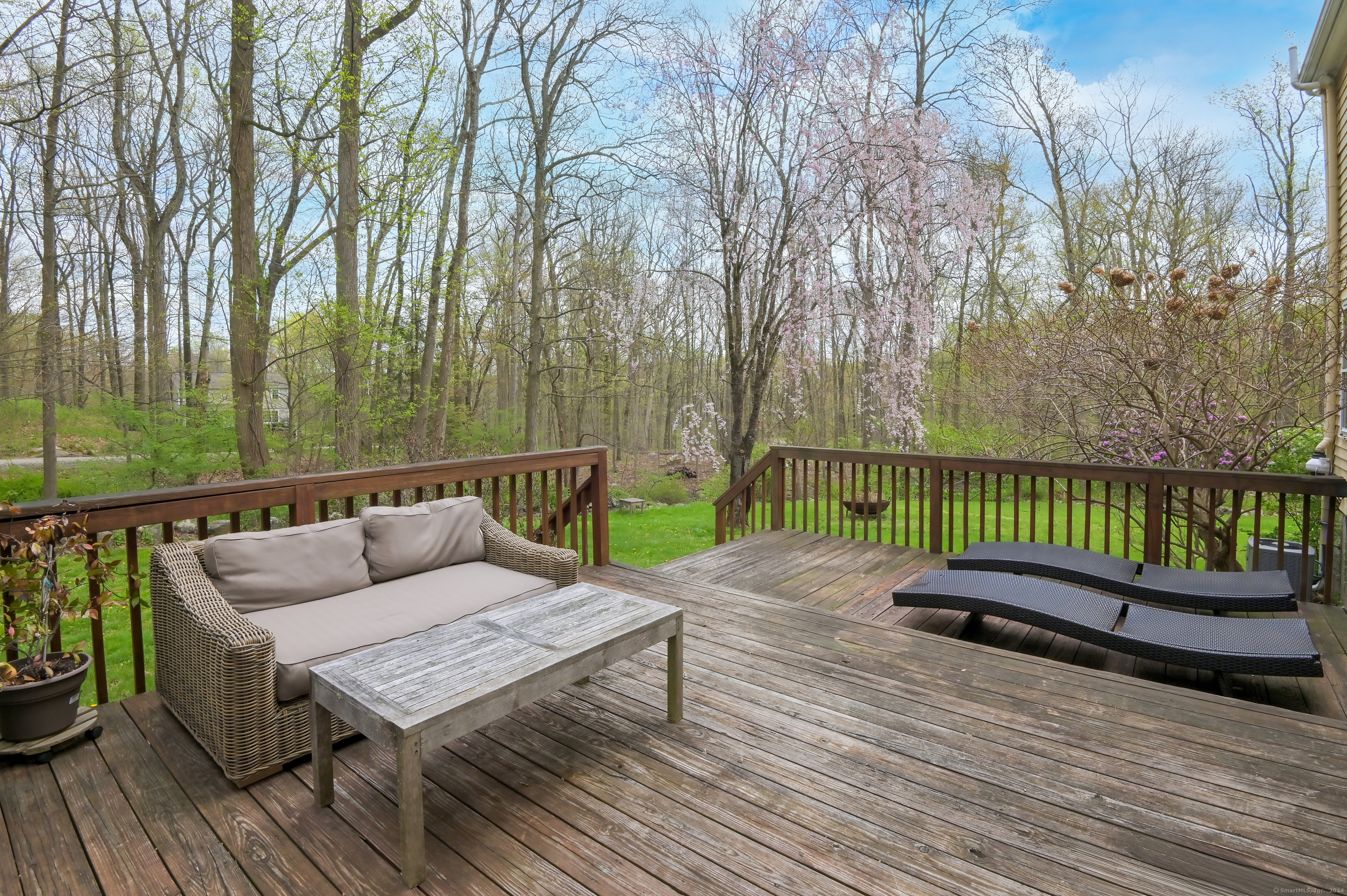 40 Scarlet Oak Drive