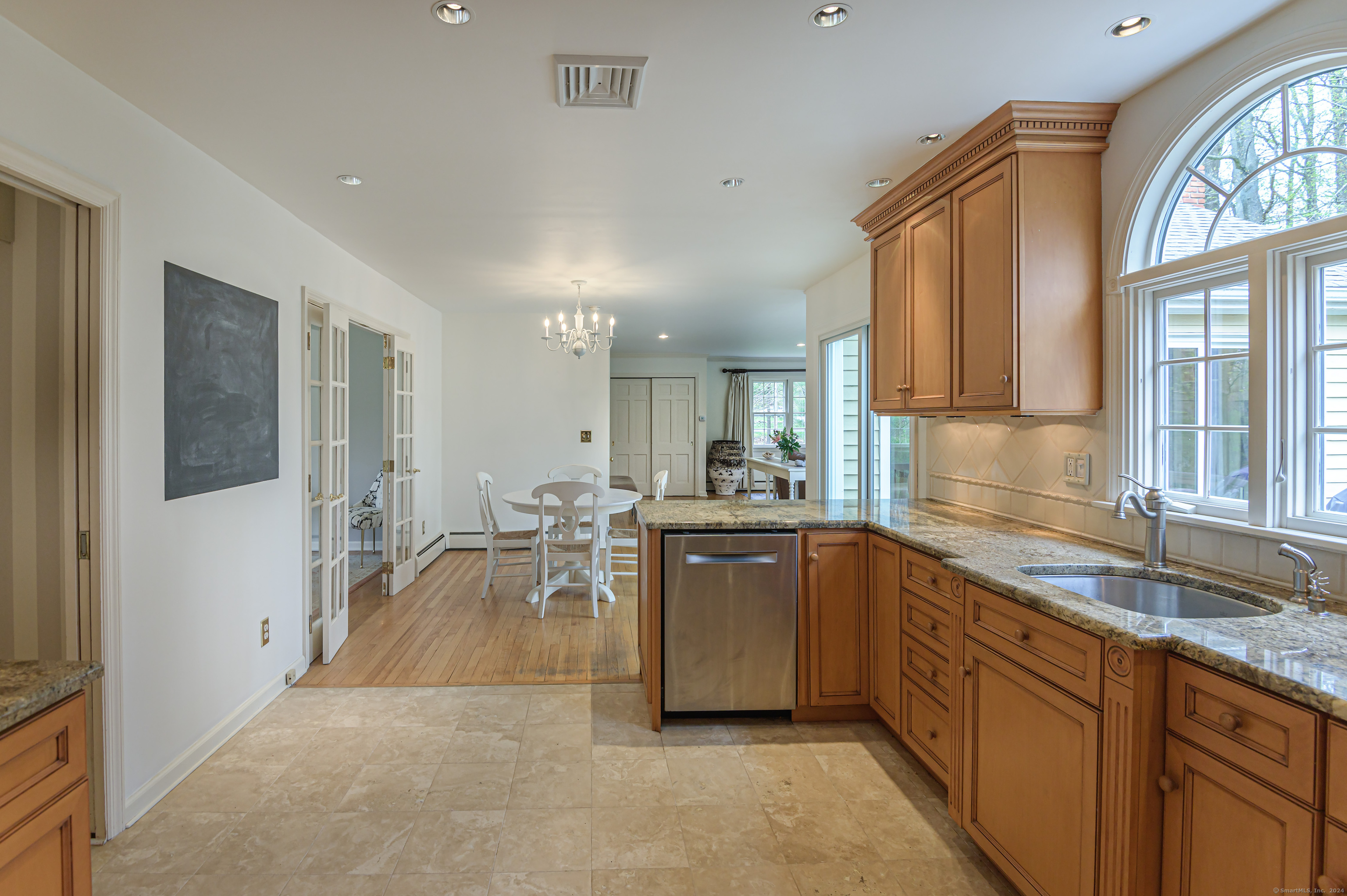 40 Scarlet Oak Drive