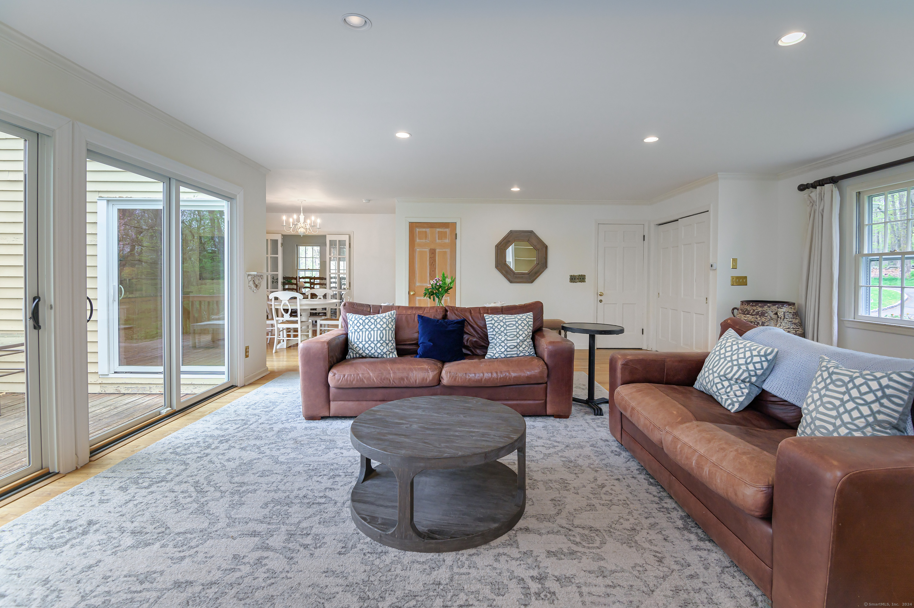40 Scarlet Oak Drive