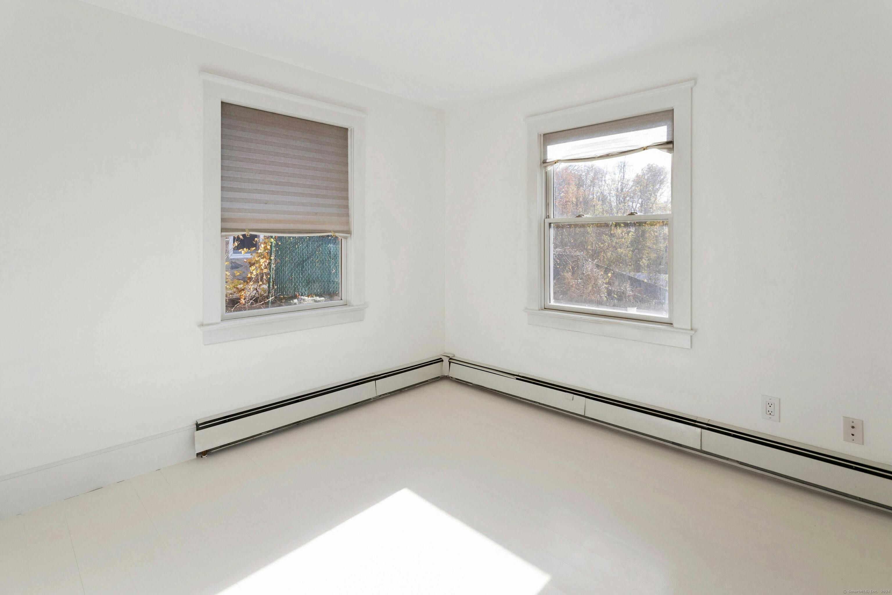 11 Strawberry Hill Road
