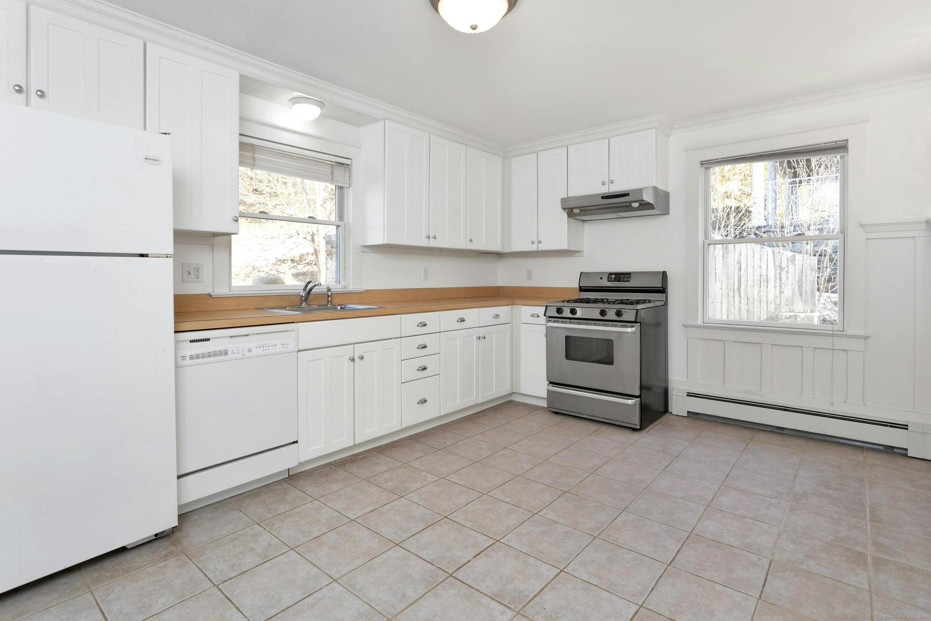 11 Strawberry Hill Road