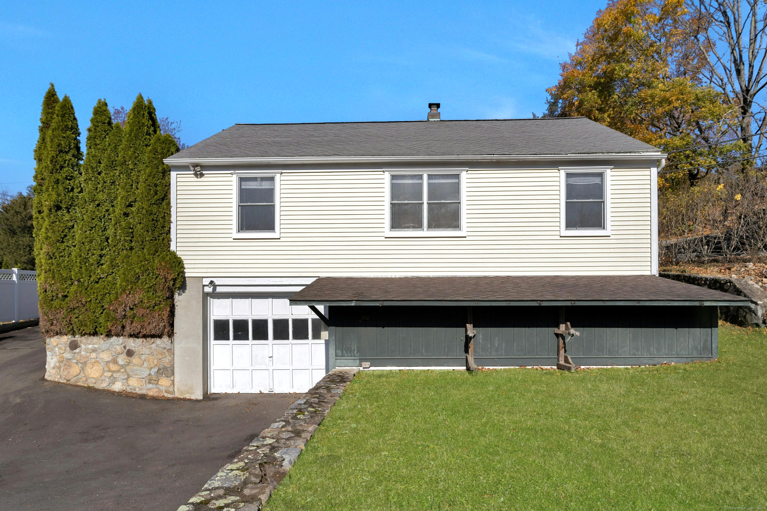 11 Strawberry Hill Road
