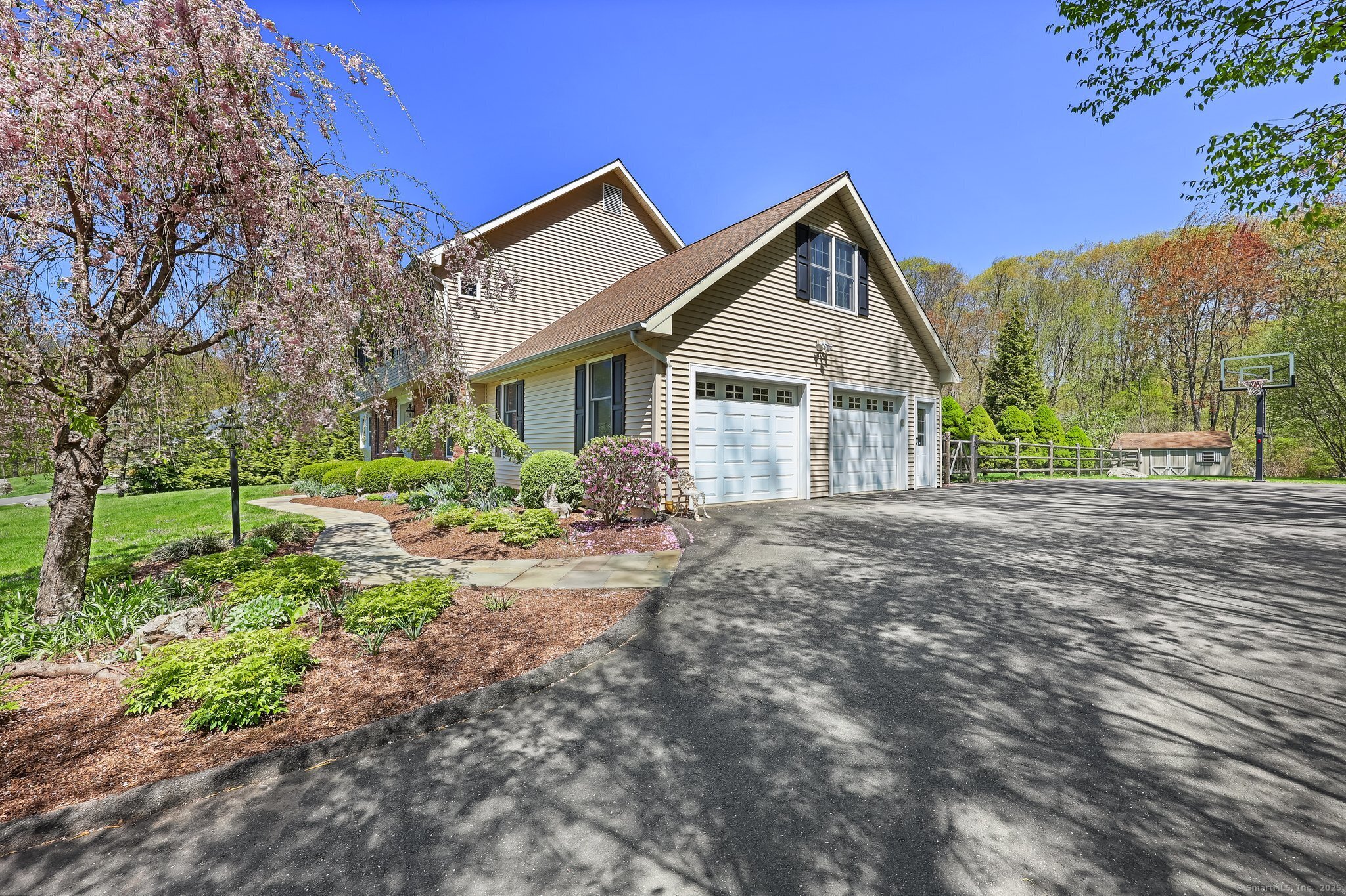 4 Walnut Ridge Road