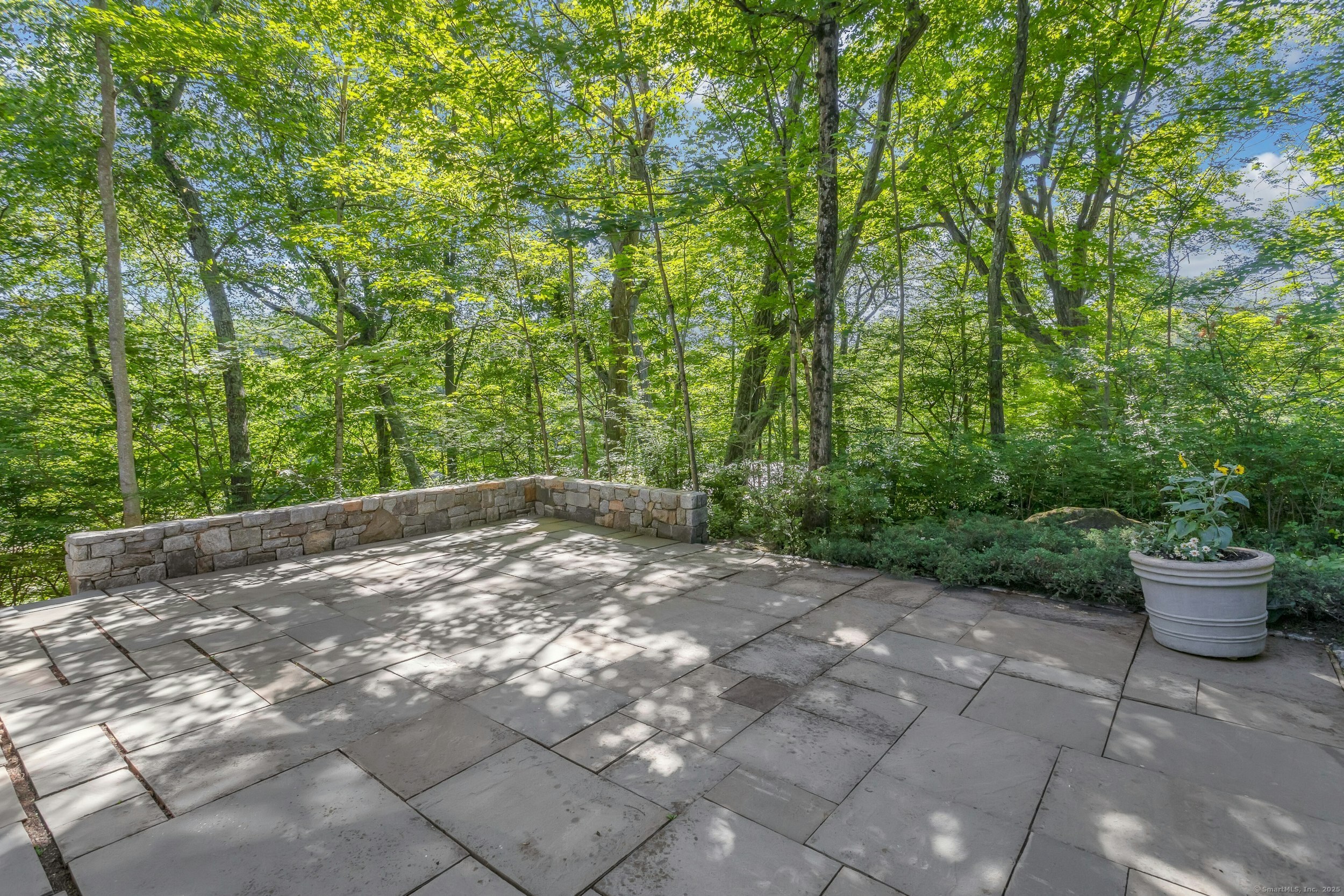 73 Lakeside Drive