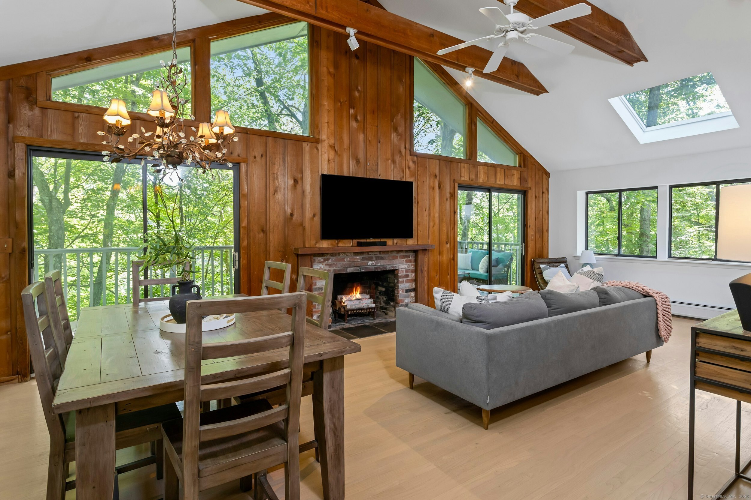 73 Lakeside Drive
