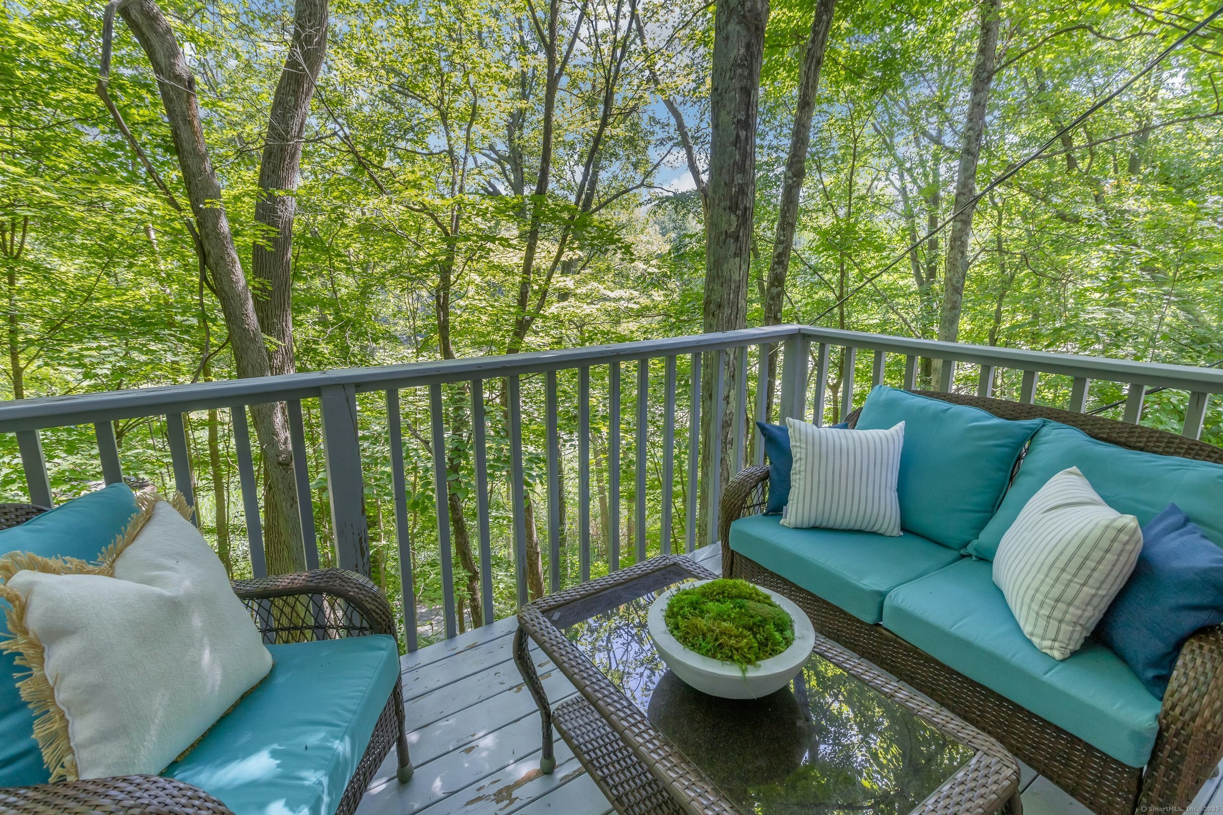 73 Lakeside Drive