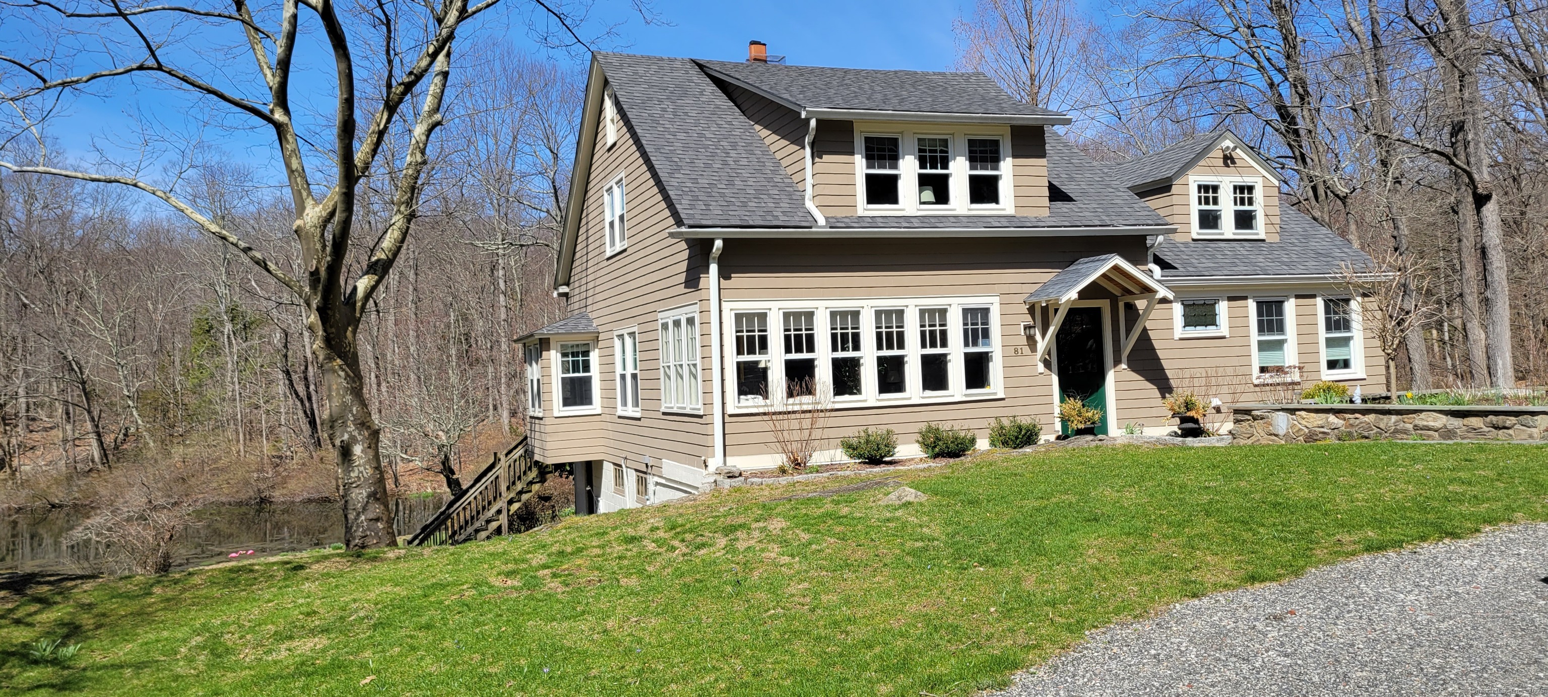 81 West Mountain Road