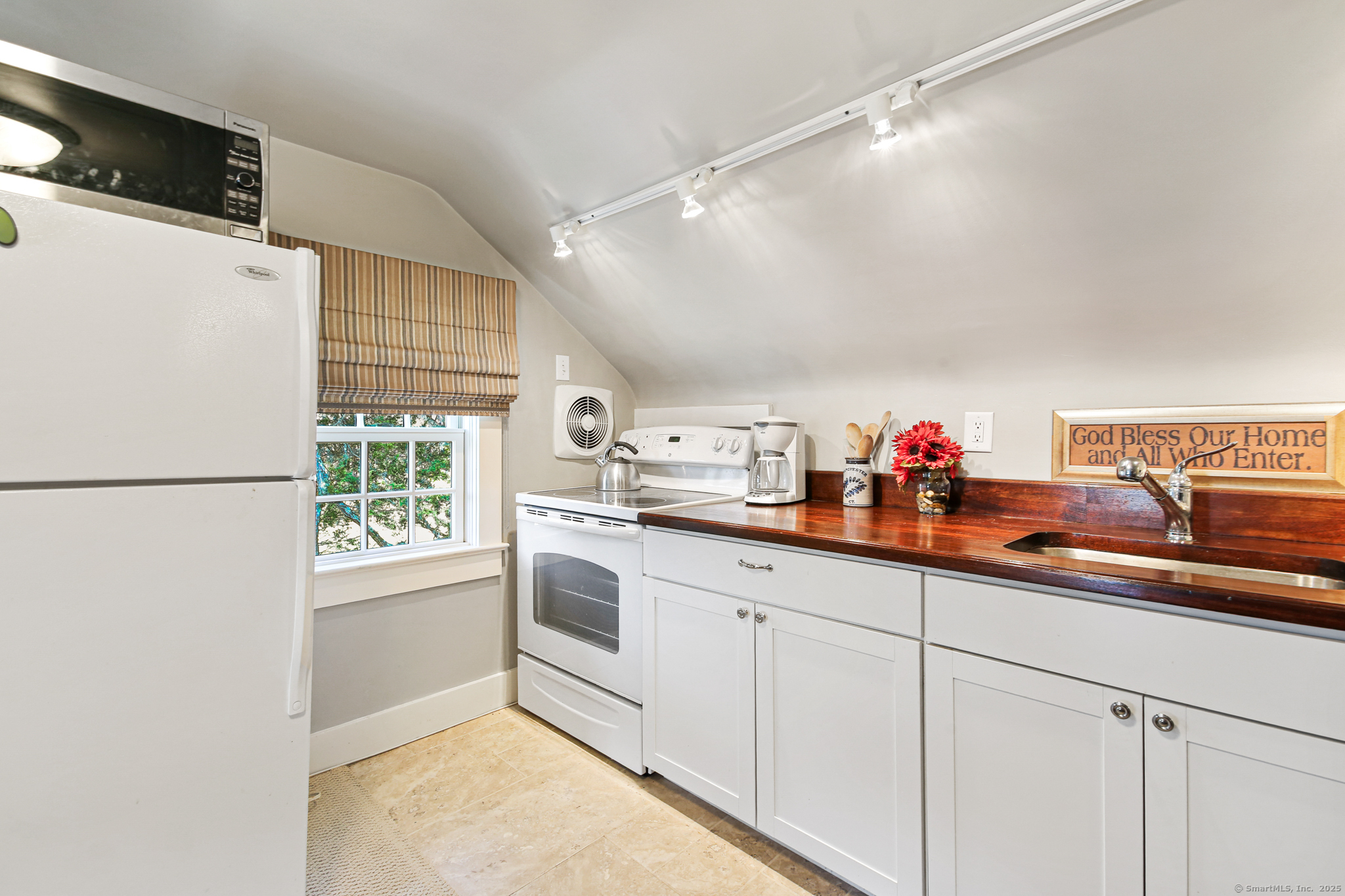 1191 Oenoke Ridge