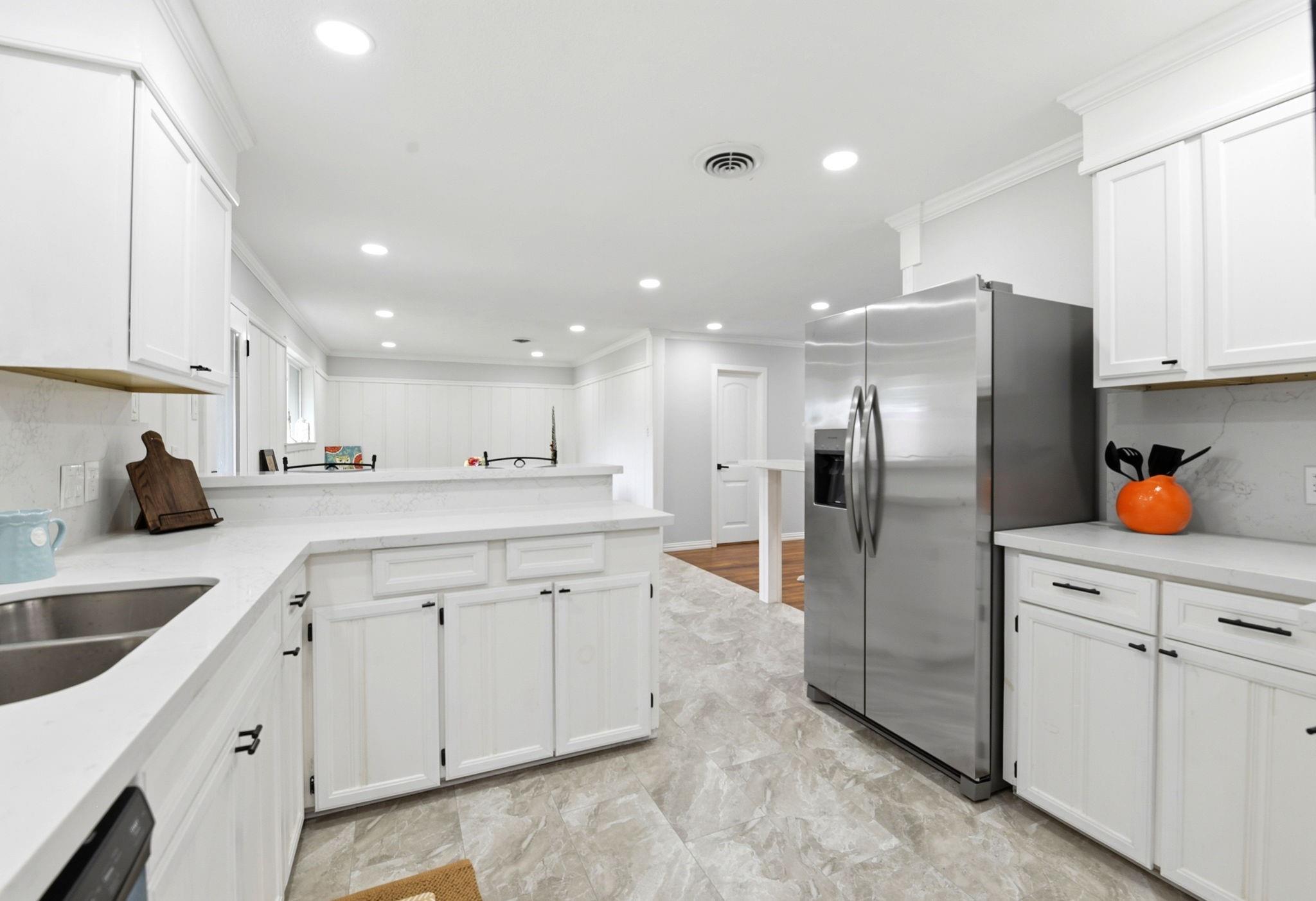 5714 Nina Lee Lane