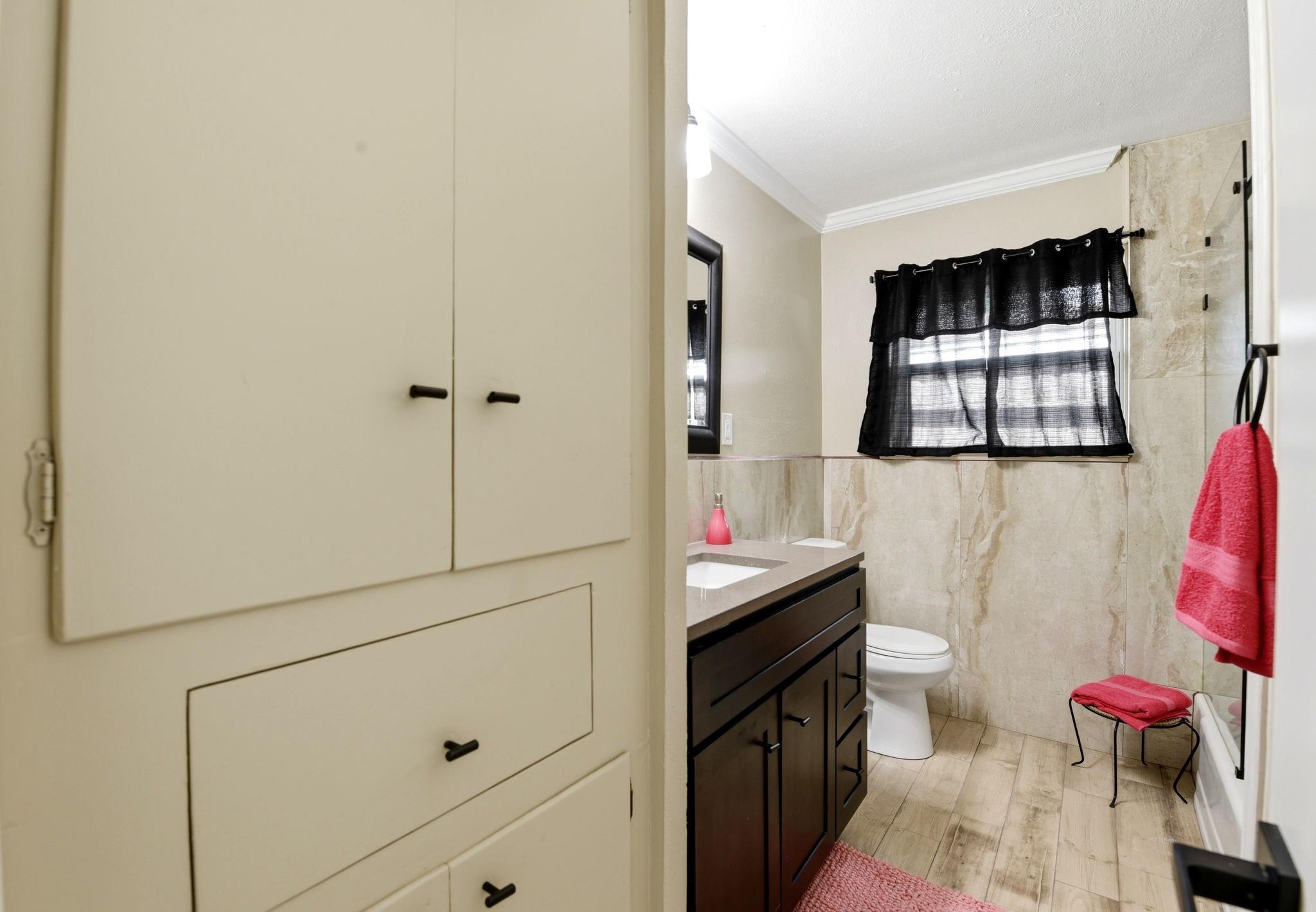5714 Nina Lee Lane