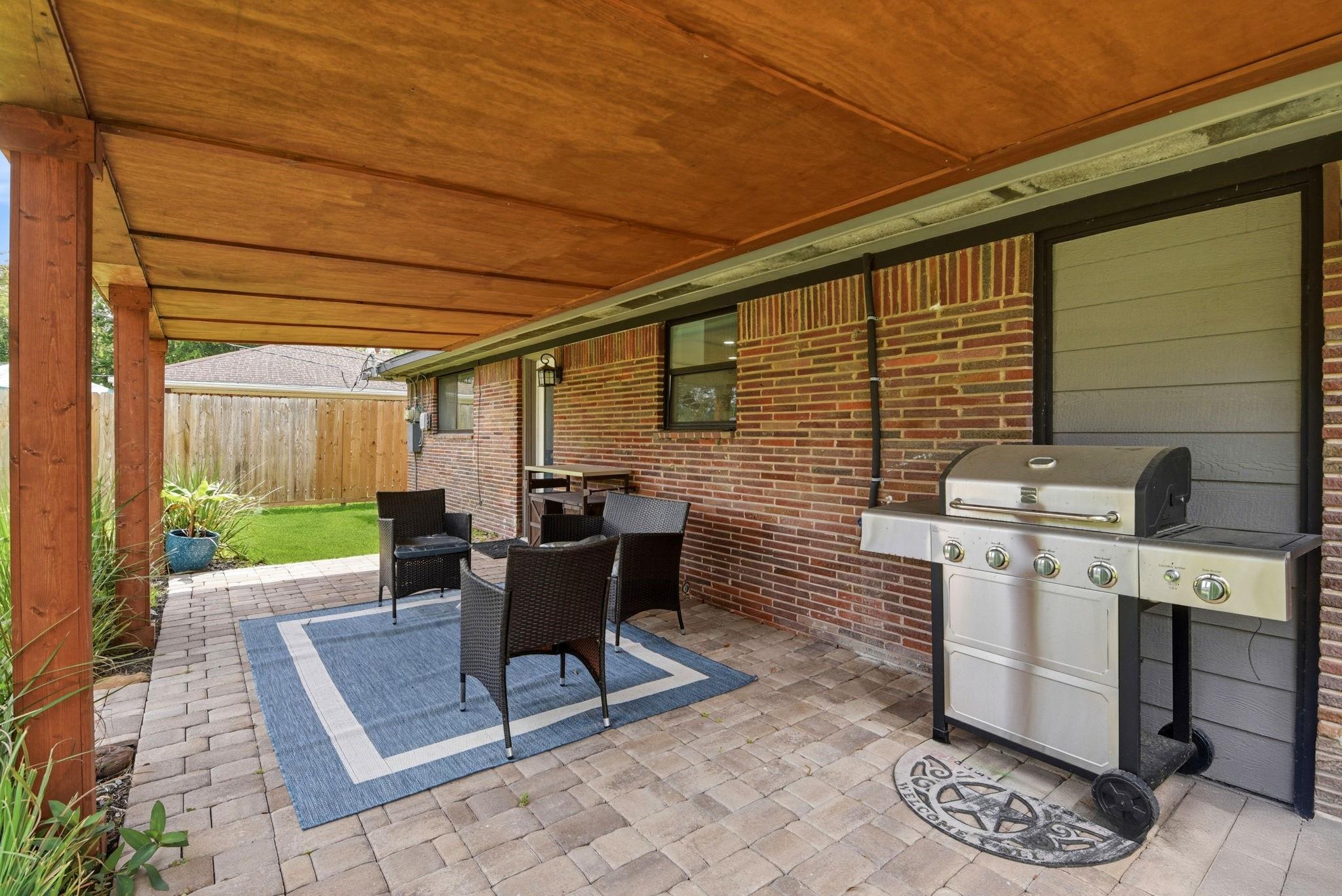 5714 Nina Lee Lane