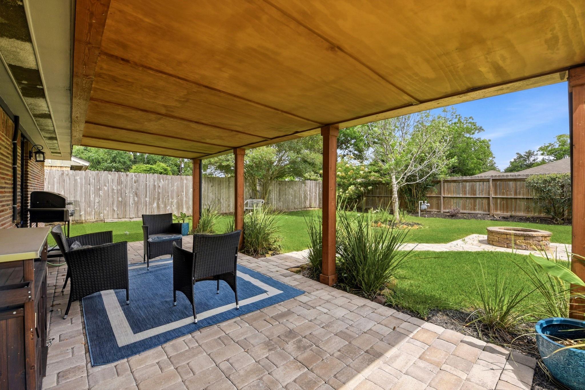 5714 Nina Lee Lane