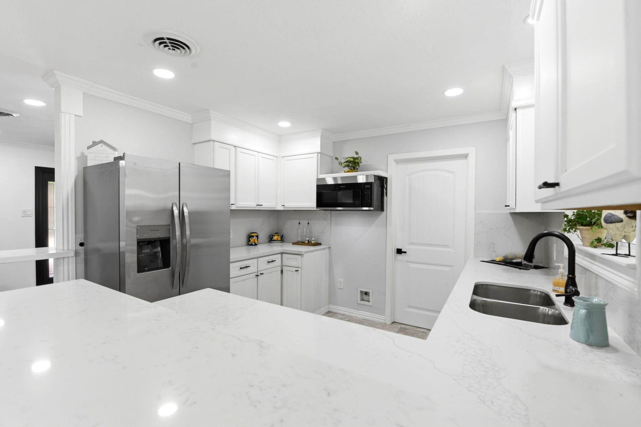 5714 Nina Lee Lane