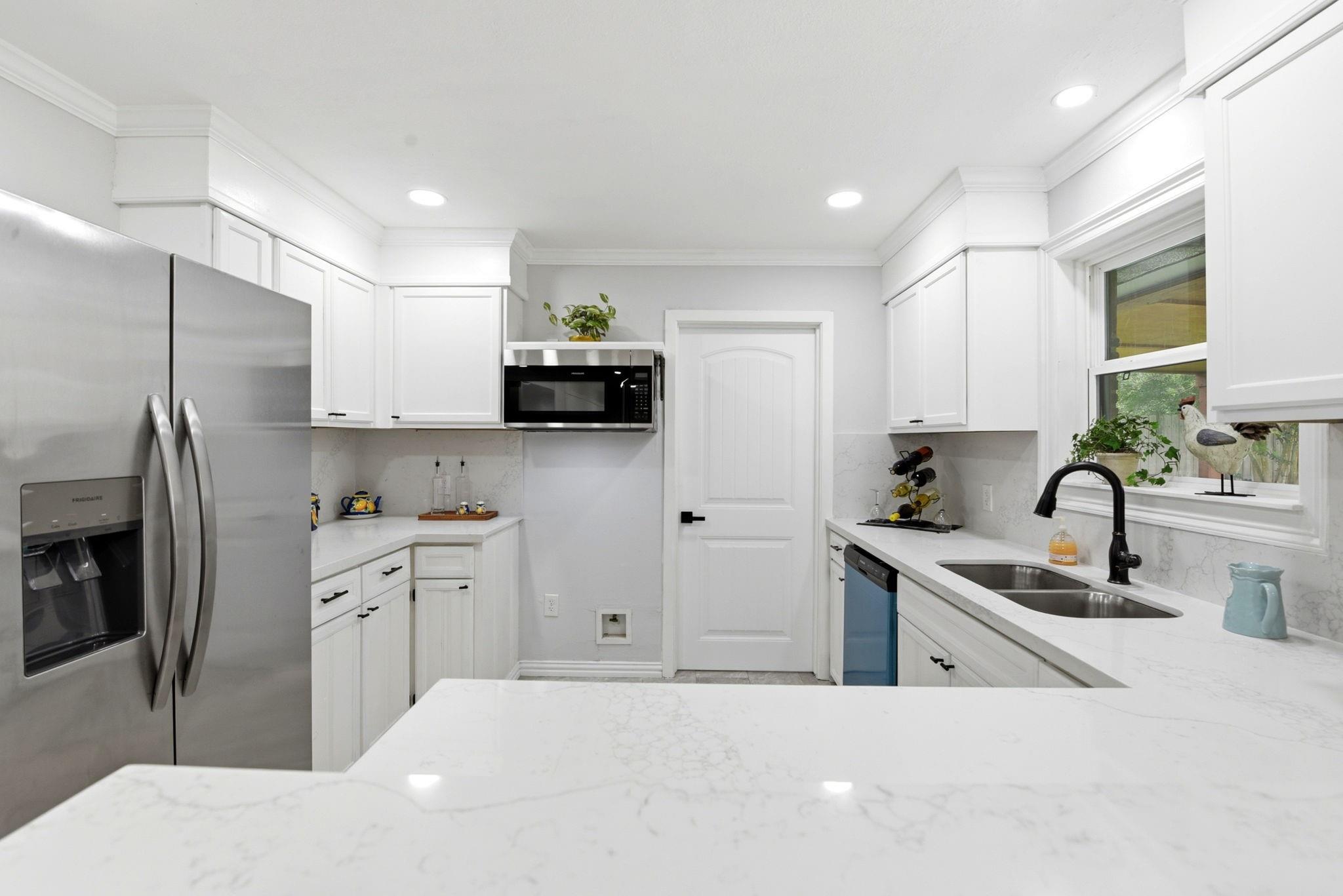 5714 Nina Lee Lane