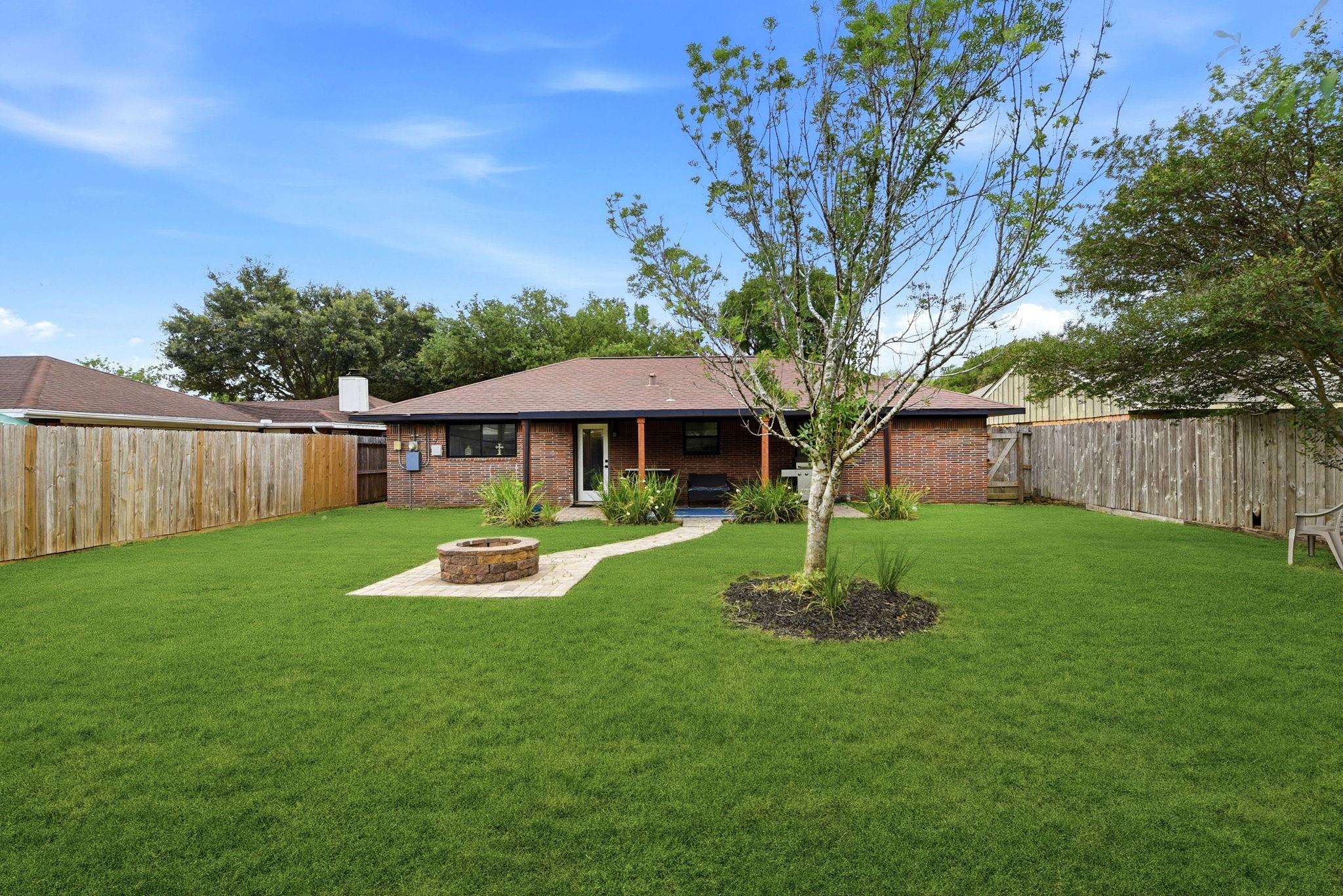 5714 Nina Lee Lane