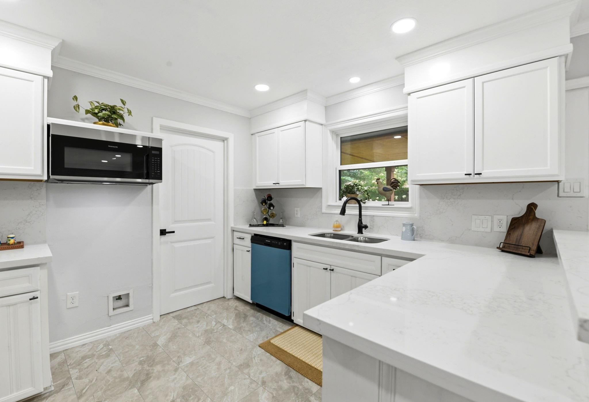 5714 Nina Lee Lane