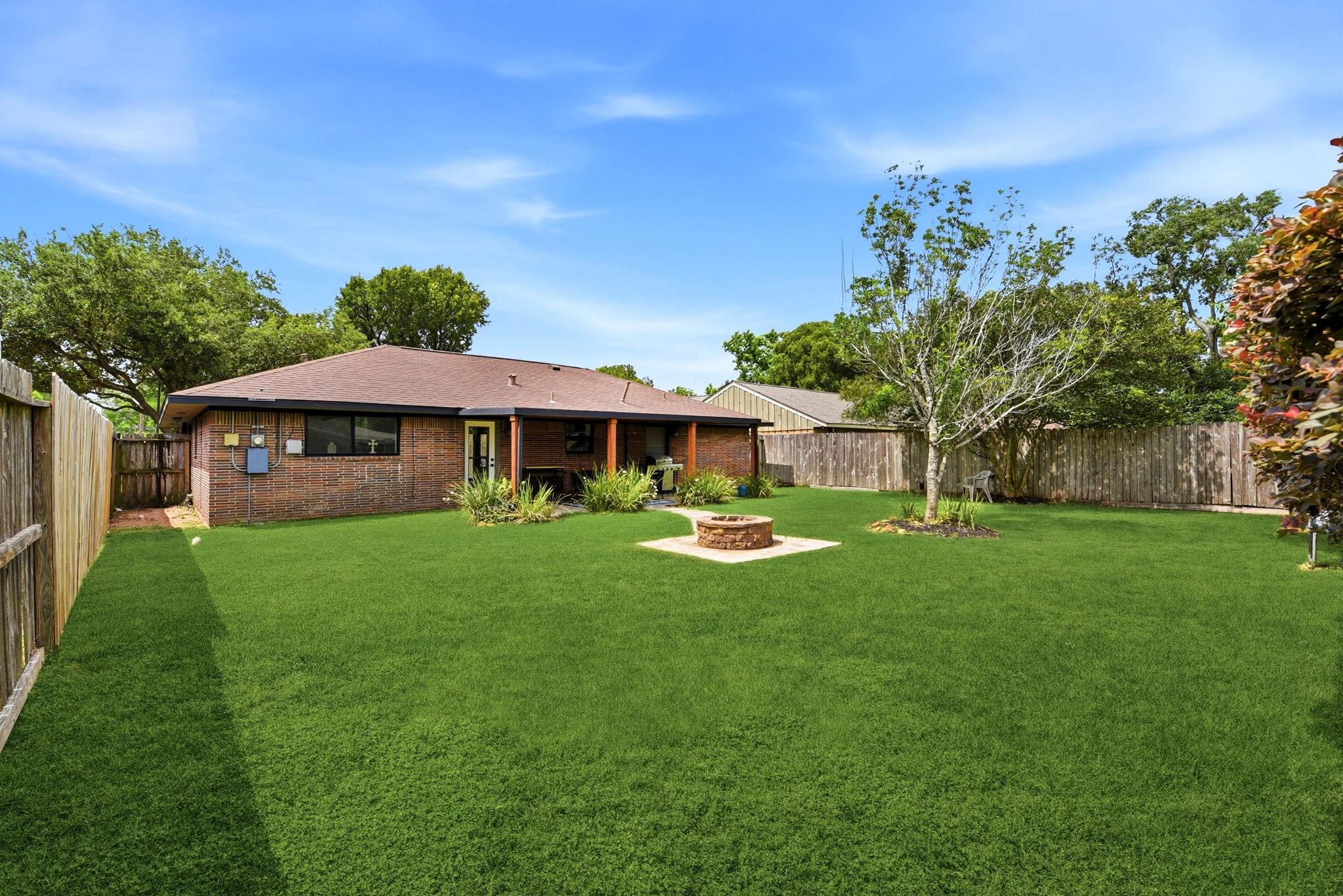 5714 Nina Lee Lane