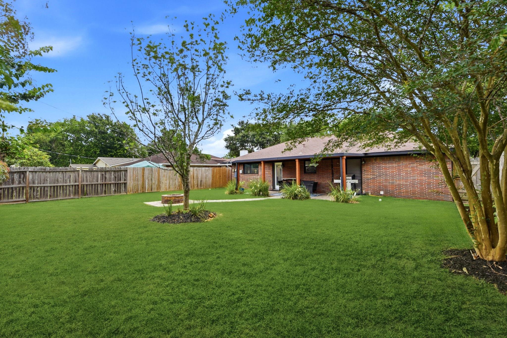 5714 Nina Lee Lane